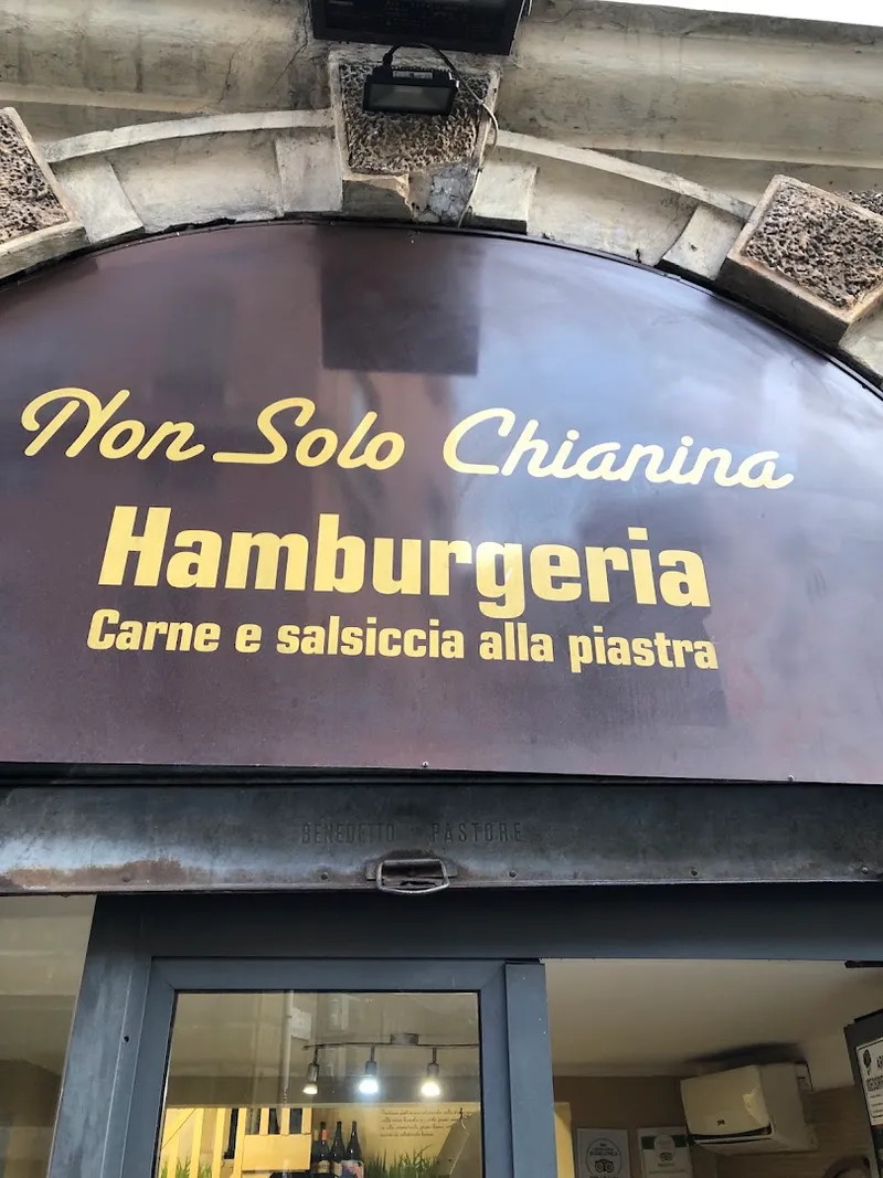 Non scappiamo lì photo 10