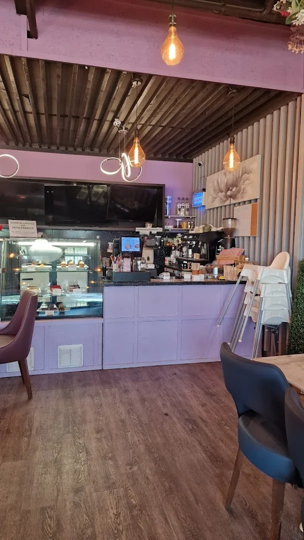 Roly's Cafe photo 6