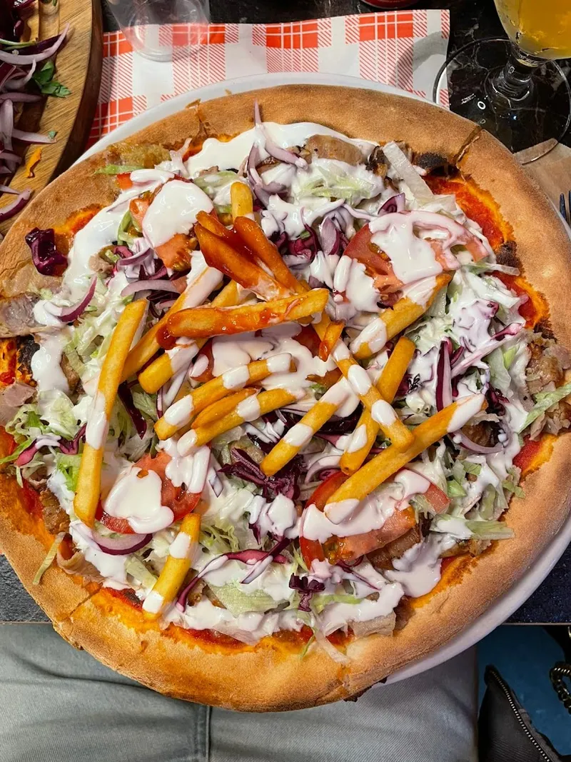 Istanbul Efsane Sultan Kebab Pizza foto 7