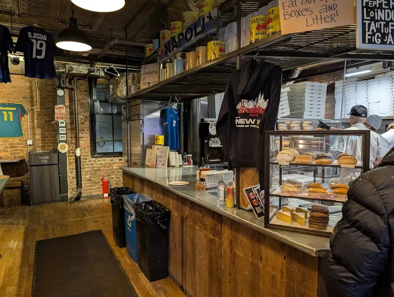 L'Industrie Pizzeria photo 9