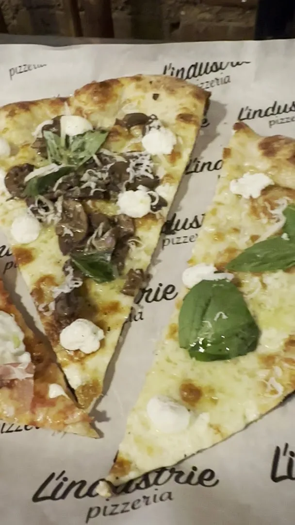 L'Industrie Pizzeria photo 8