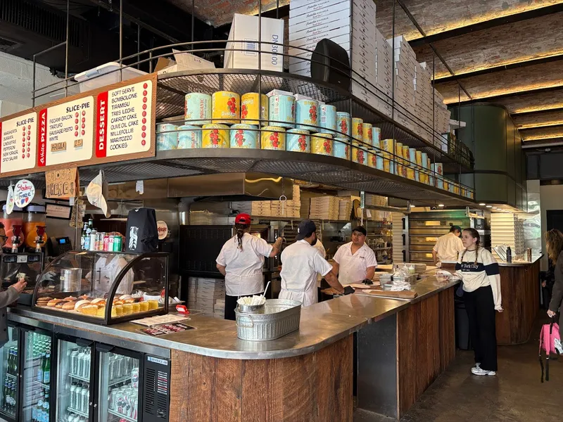 L'Industrie Pizzeria photo 6