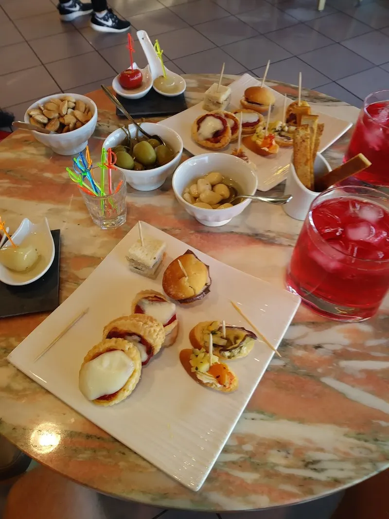 Bar Milani photo 7