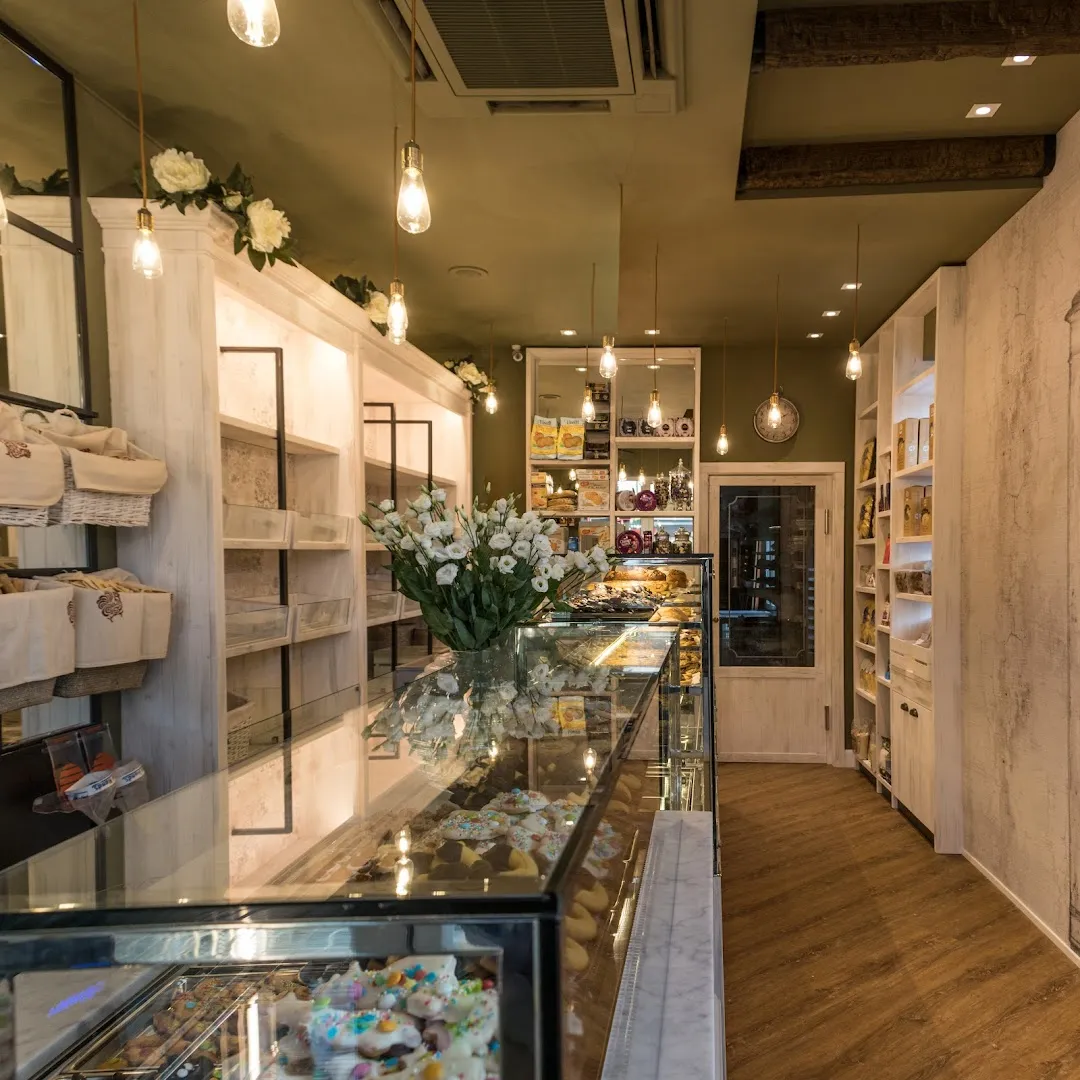 Focaccina Farina Integrale con Pomodorini at Forno Pasticceria Nonna Iride