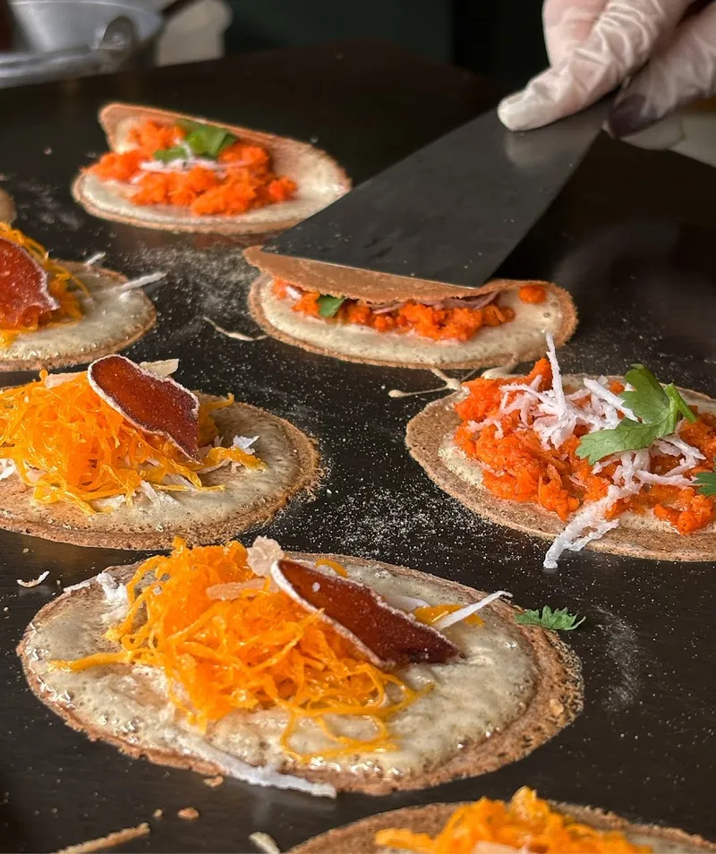 Khanom Buang Yuan Talat Phlu (Vietnamese-Style Crispy Pancake Stall) foto 6