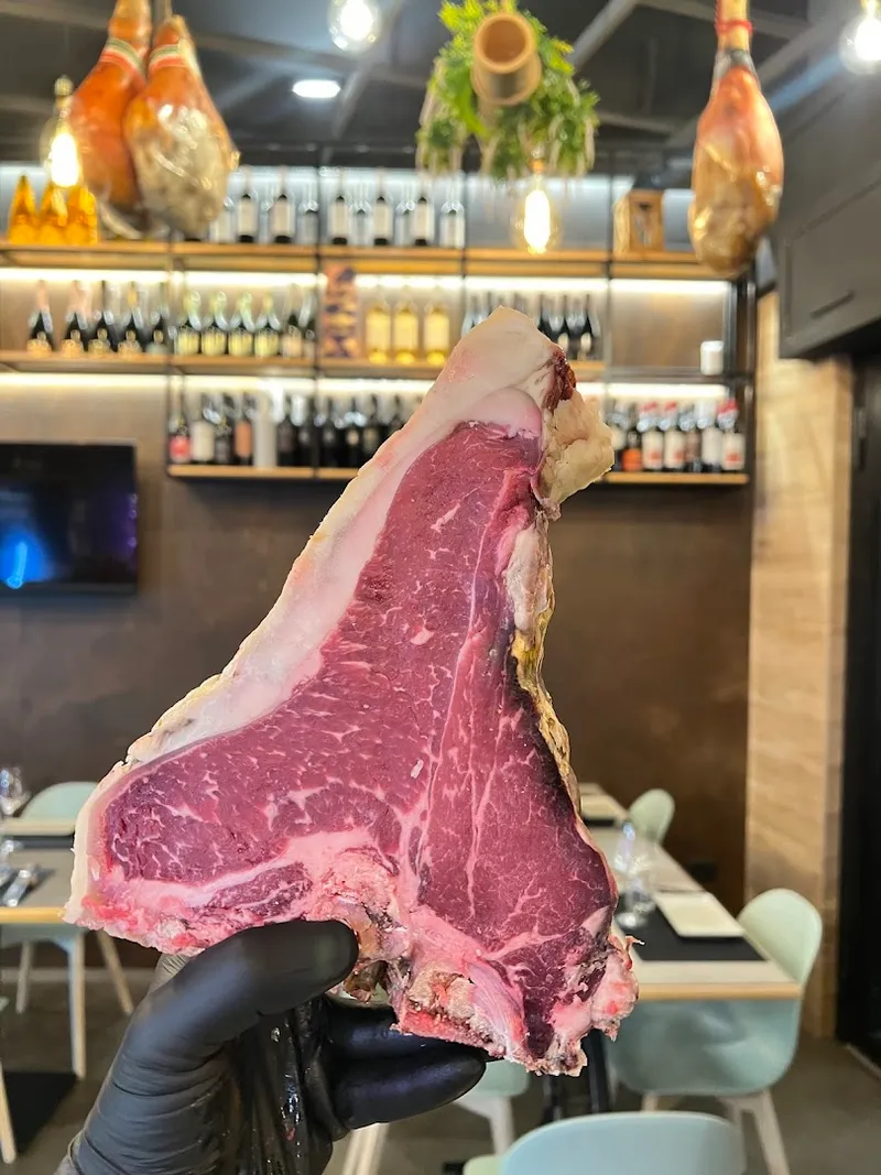 Favis Salumeria Moderna photo 6