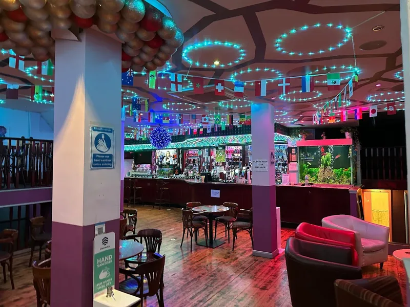 Escape Lounge photo 6
