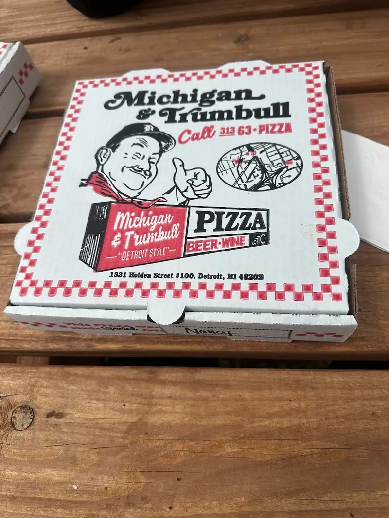 Michigan and Trumbull foto 9