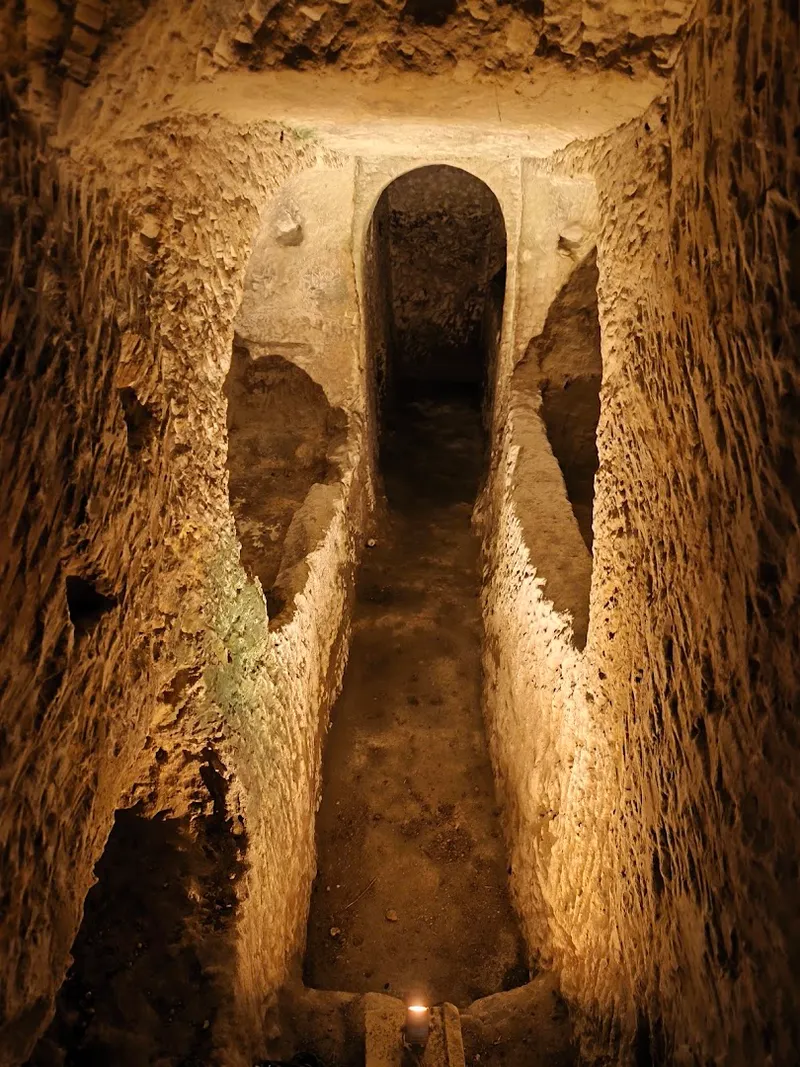 St. Paul's Catacombs foto 10