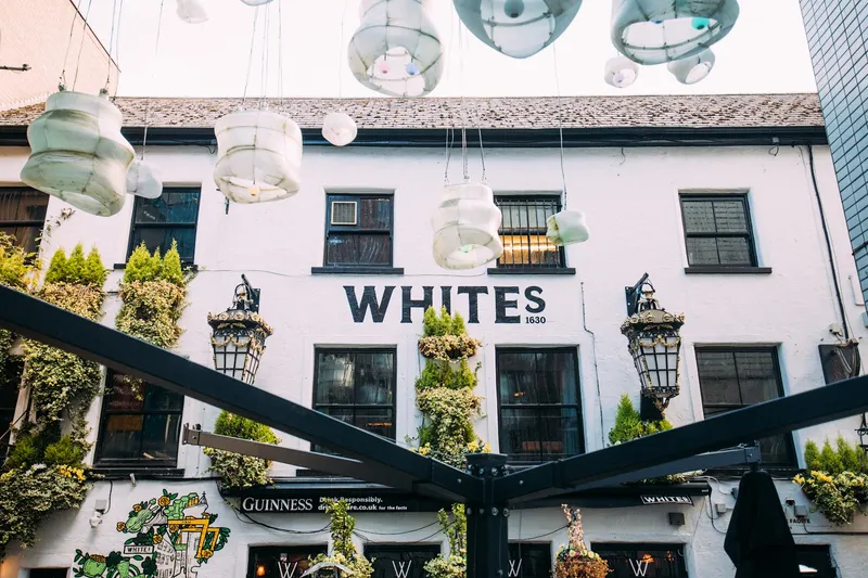 White's Tavern