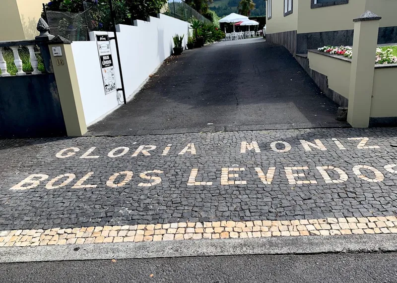 Gloria Moniz photo 10