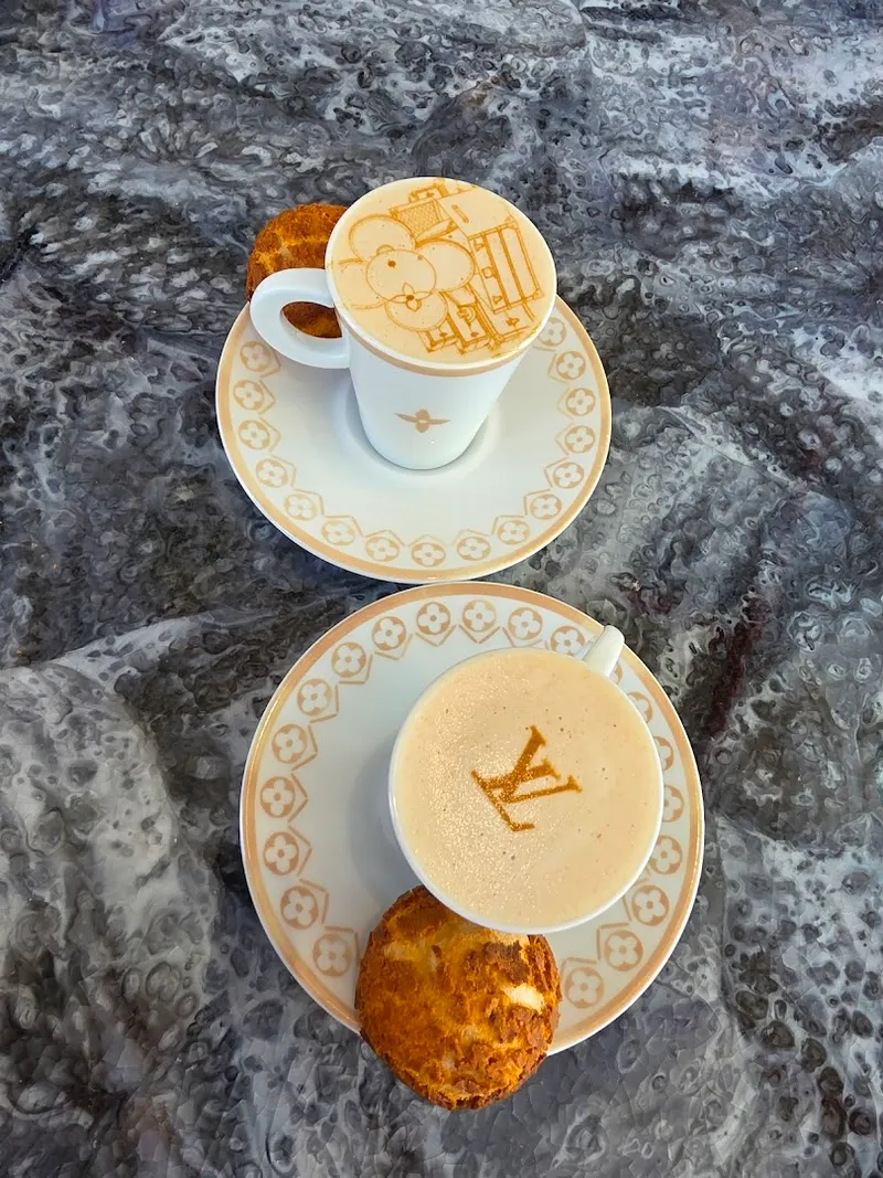 Louis Vuitton Cafe foto 7
