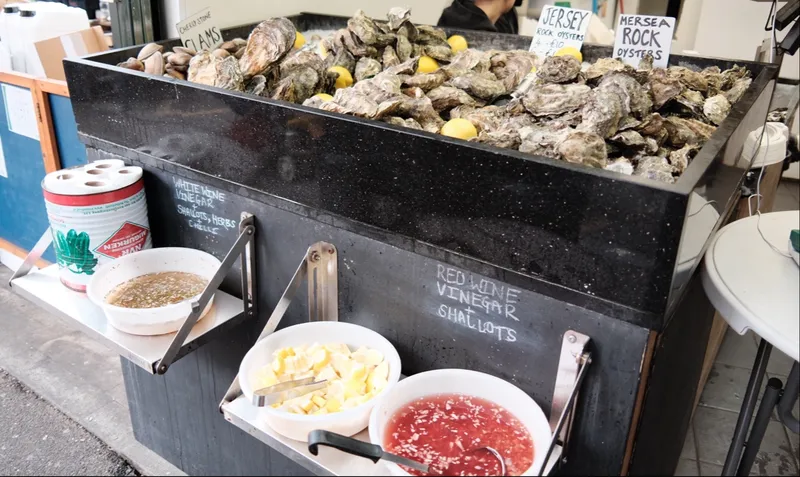 Richard Howard Oysters foto 9