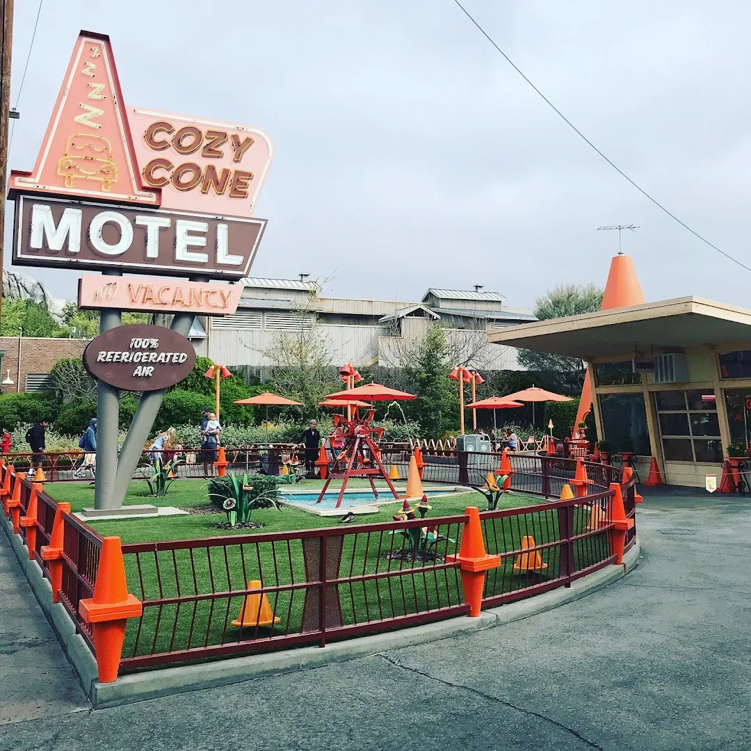 Mac and Cheese Cone at Cozy Cone Motel