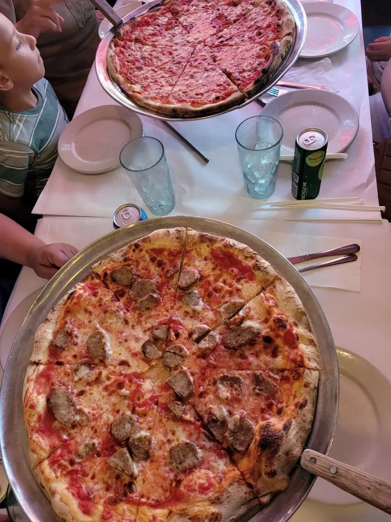 Patsy's Pizzeria foto 8