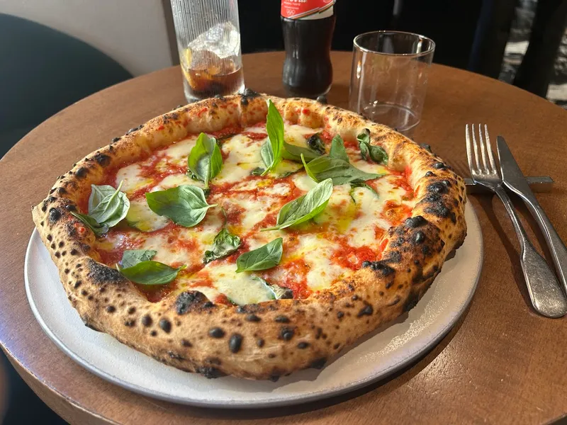 CONFINE - PIZZA E CANTINA foto 6