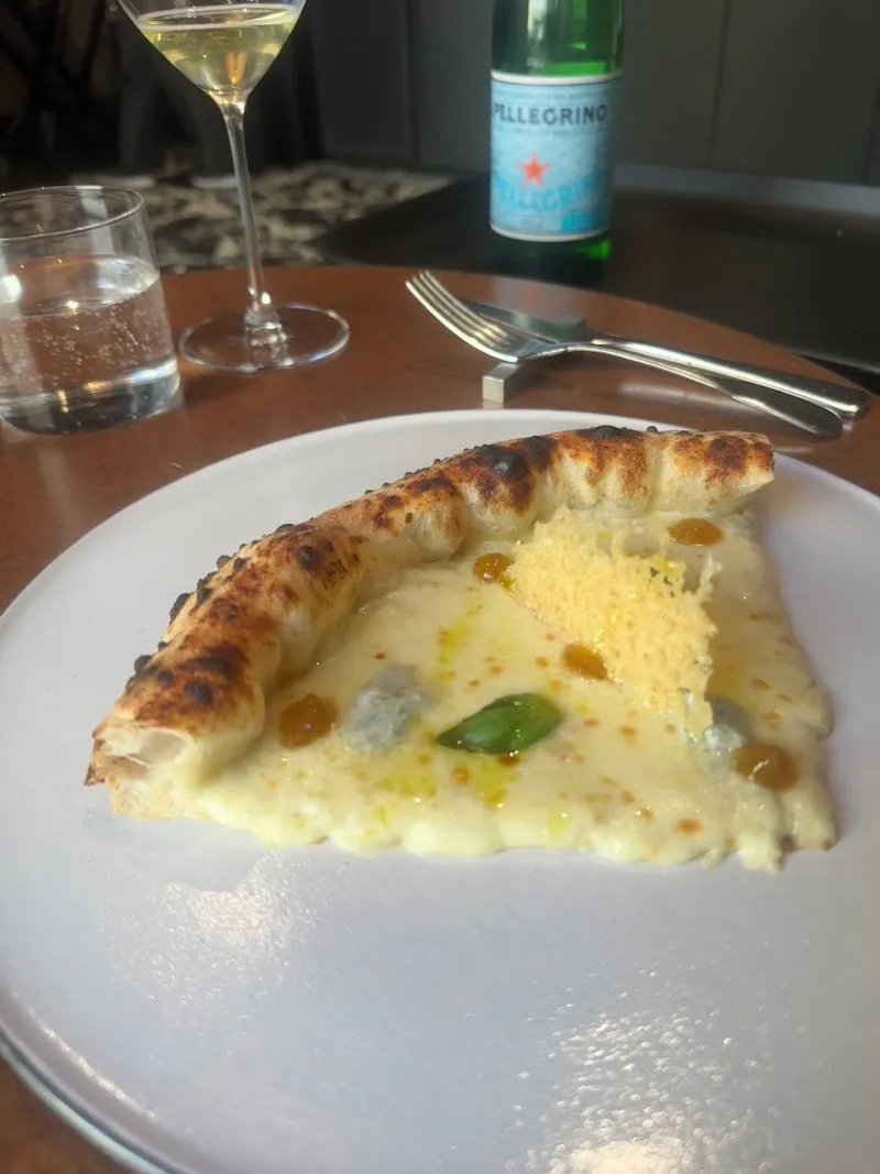 CONFINE - PIZZA E CANTINA foto 9