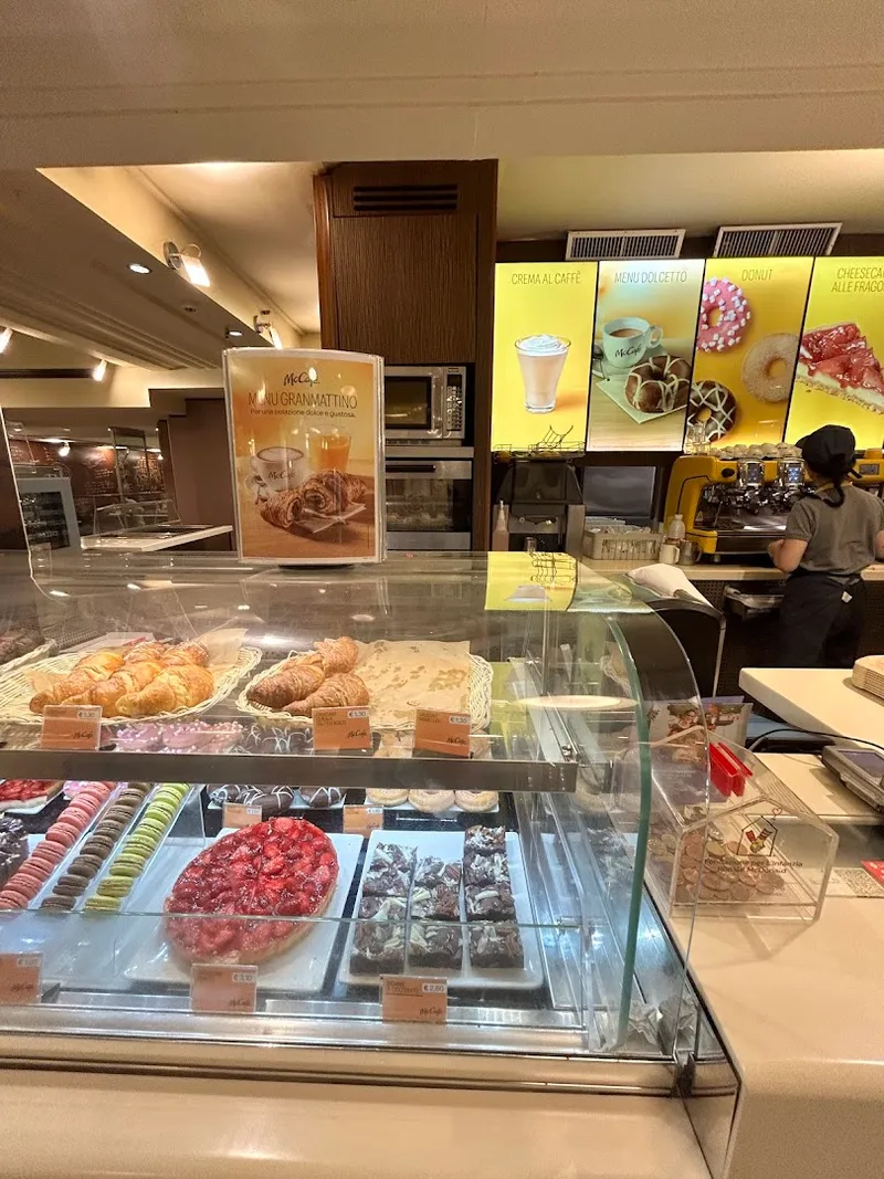 McDonald's Milano Stazione Centrale photo 6