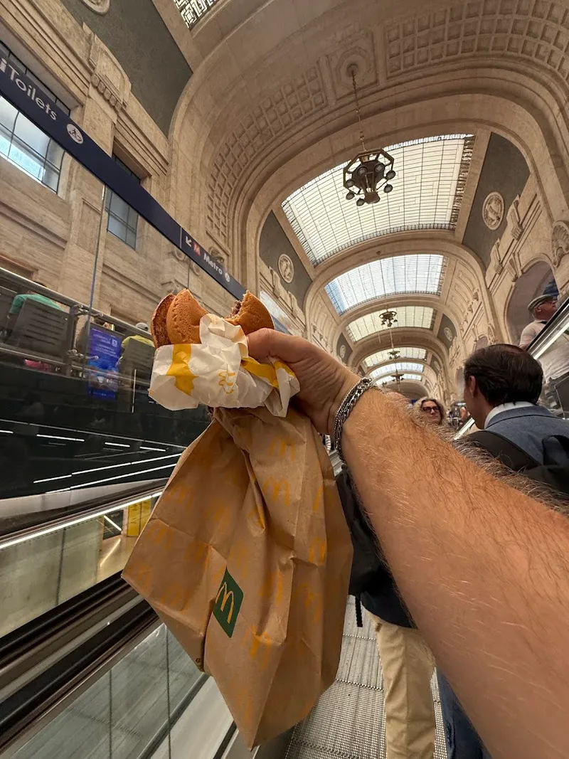 McDonald's Milano Stazione Centrale photo 9