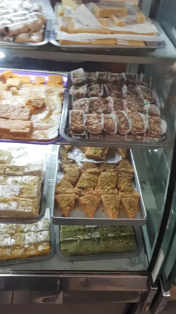 Bombay Sweet Meat Mart foto 8