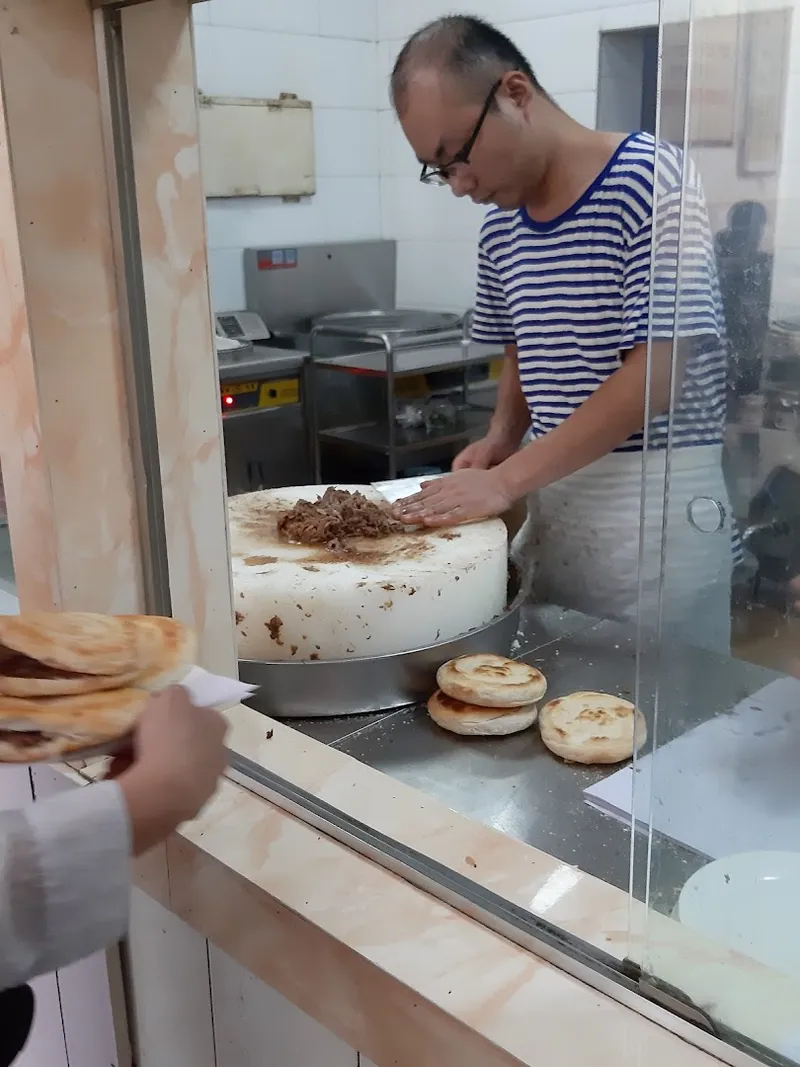 Rou Jia Mo Stall (Near Biangbiang Noodle Restaurant) foto 7