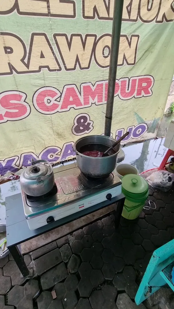 Pecel Kriuk Dan Rawon : Bu. Lilis photo 5