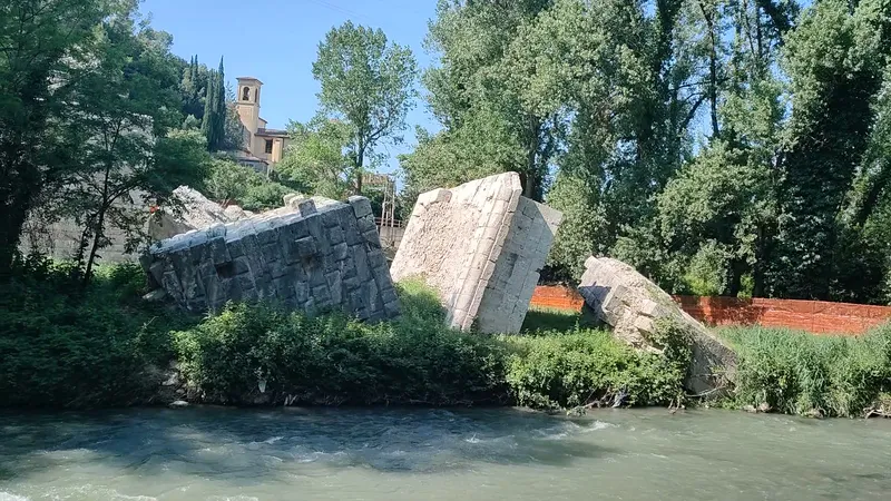 Ponte d'Augusto photo 8
