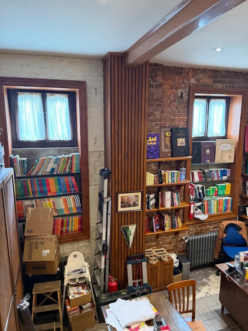 German Turkish Bookstore and Café photo 10