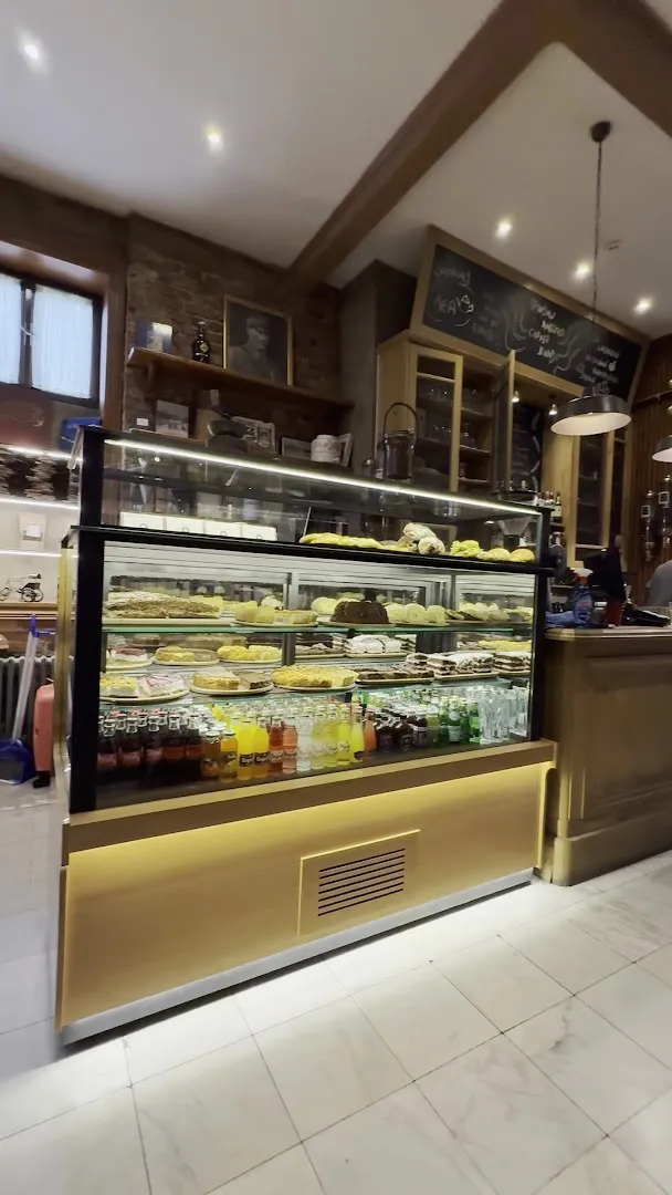 German Turkish Bookstore and Café photo 8
