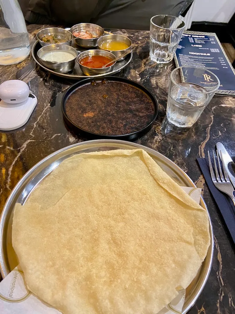 International photo 10