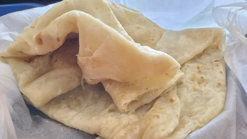 Indar's Roti and Doubles foto 9
