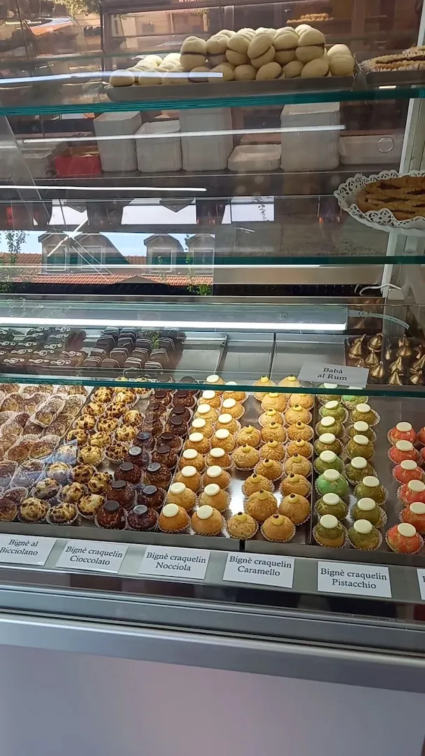 Pasticceria Rossa photo 8
