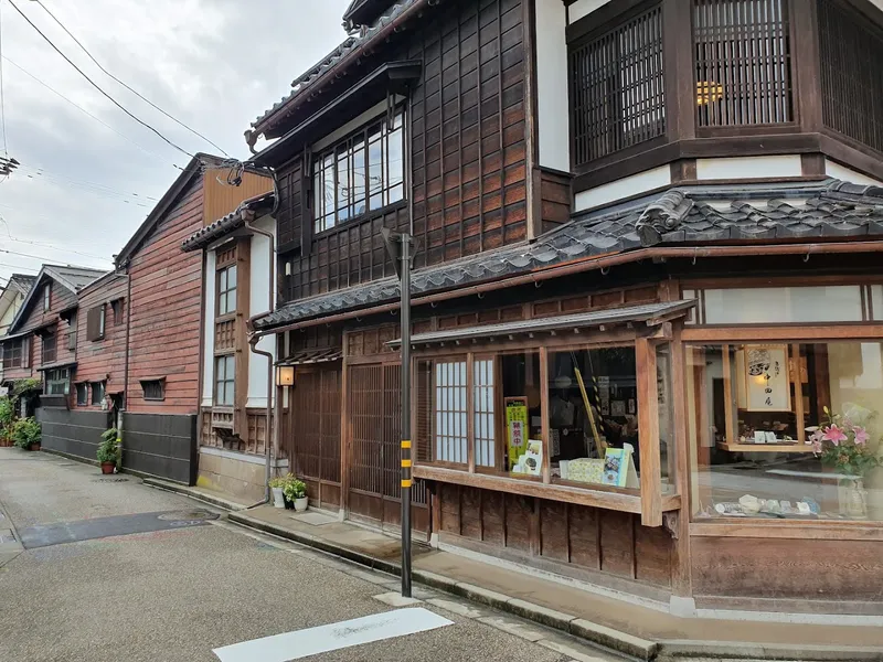 Higashi Chaya District photo 10