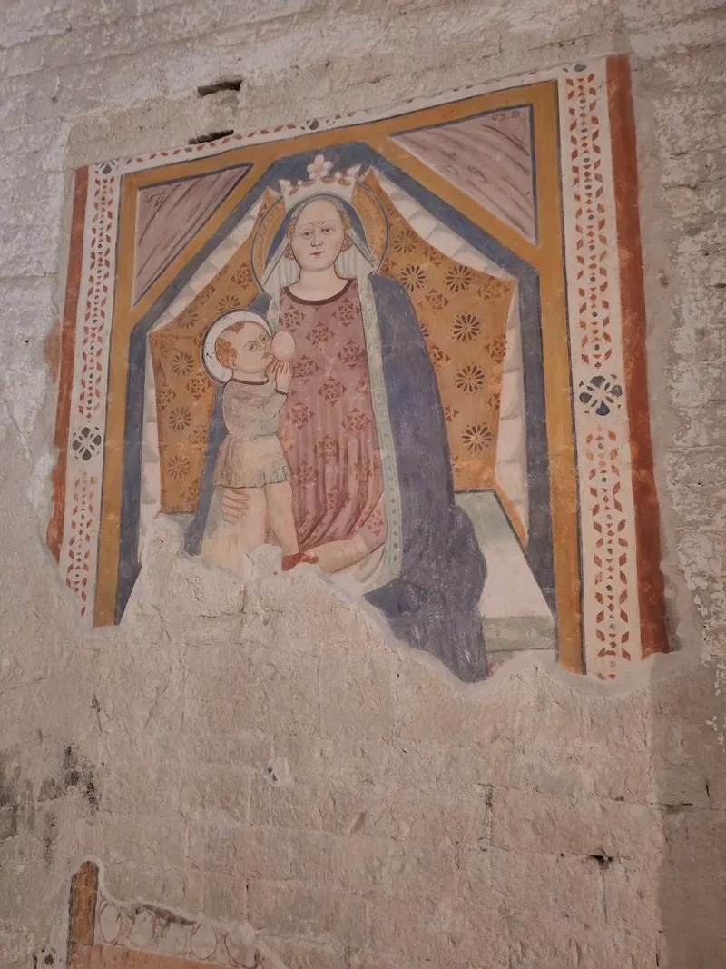 Abbazia di San Vincenzo al Furlo foto 5