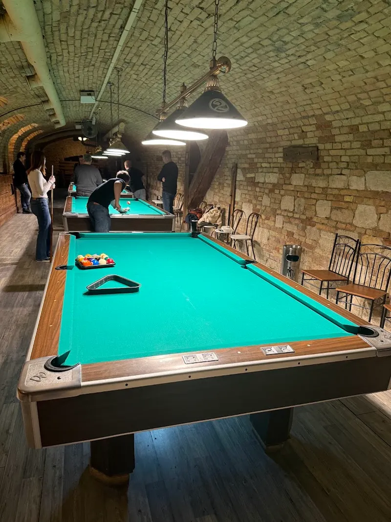 Noir Billiard Salon photo 7