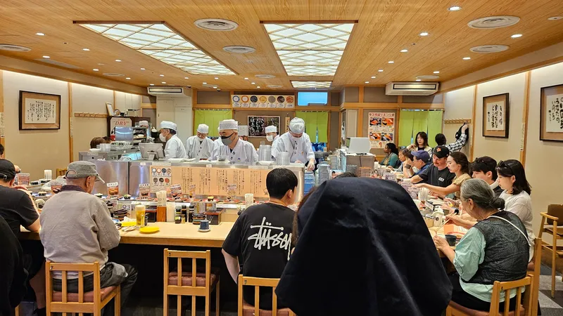 Sushi no Mise (unnamed family-run sushi restaurant near Kyoto station) foto 6
