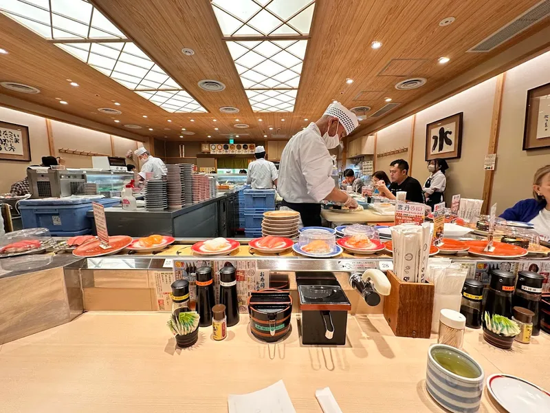 Sushi no Mise (unnamed family-run sushi restaurant near Kyoto station) foto 7