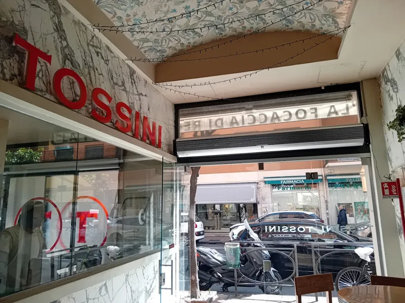 Panificio Focaccia col Formaggio Salumeria Tossini foto 9