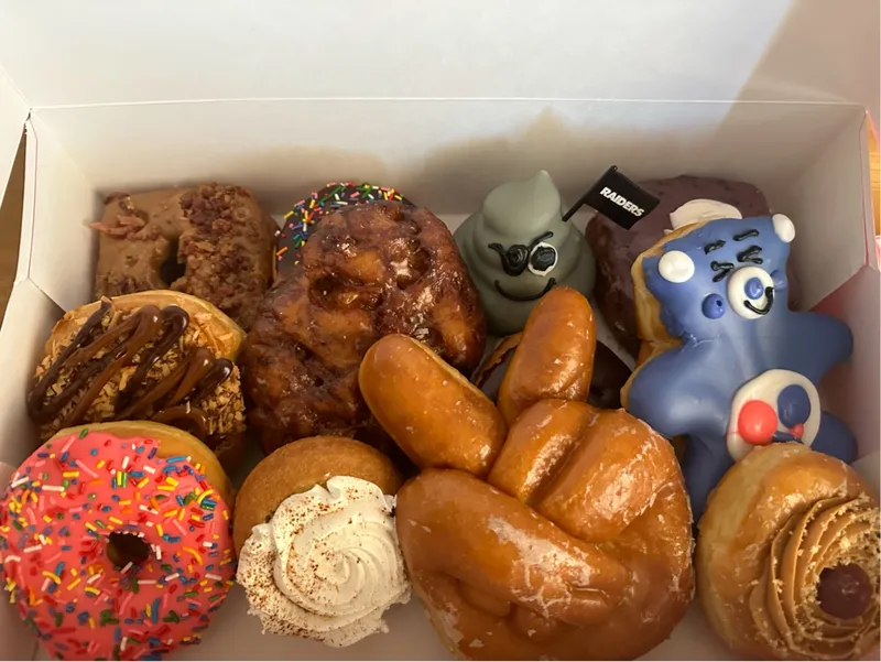 Pinkbox Donuts photo 6