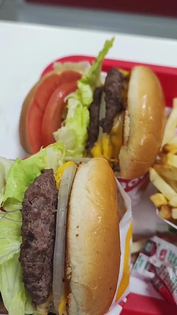 In-N-Out Burger photo 8