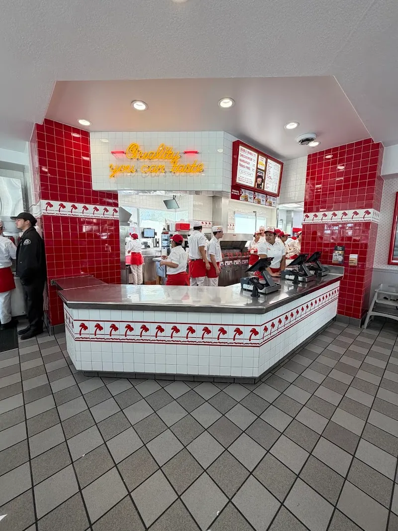 In-N-Out Burger photo 5