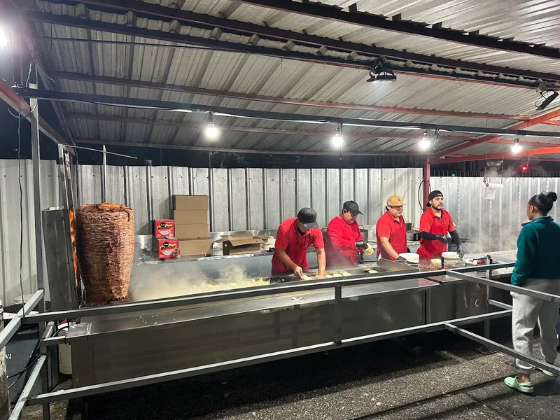 Taco Stand (unnamed, along the street near gym) foto 10